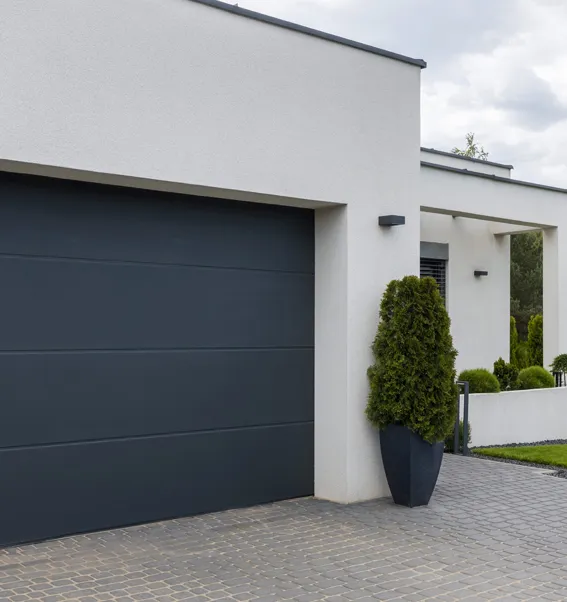 Residential and Comercial Garage Door.jpg